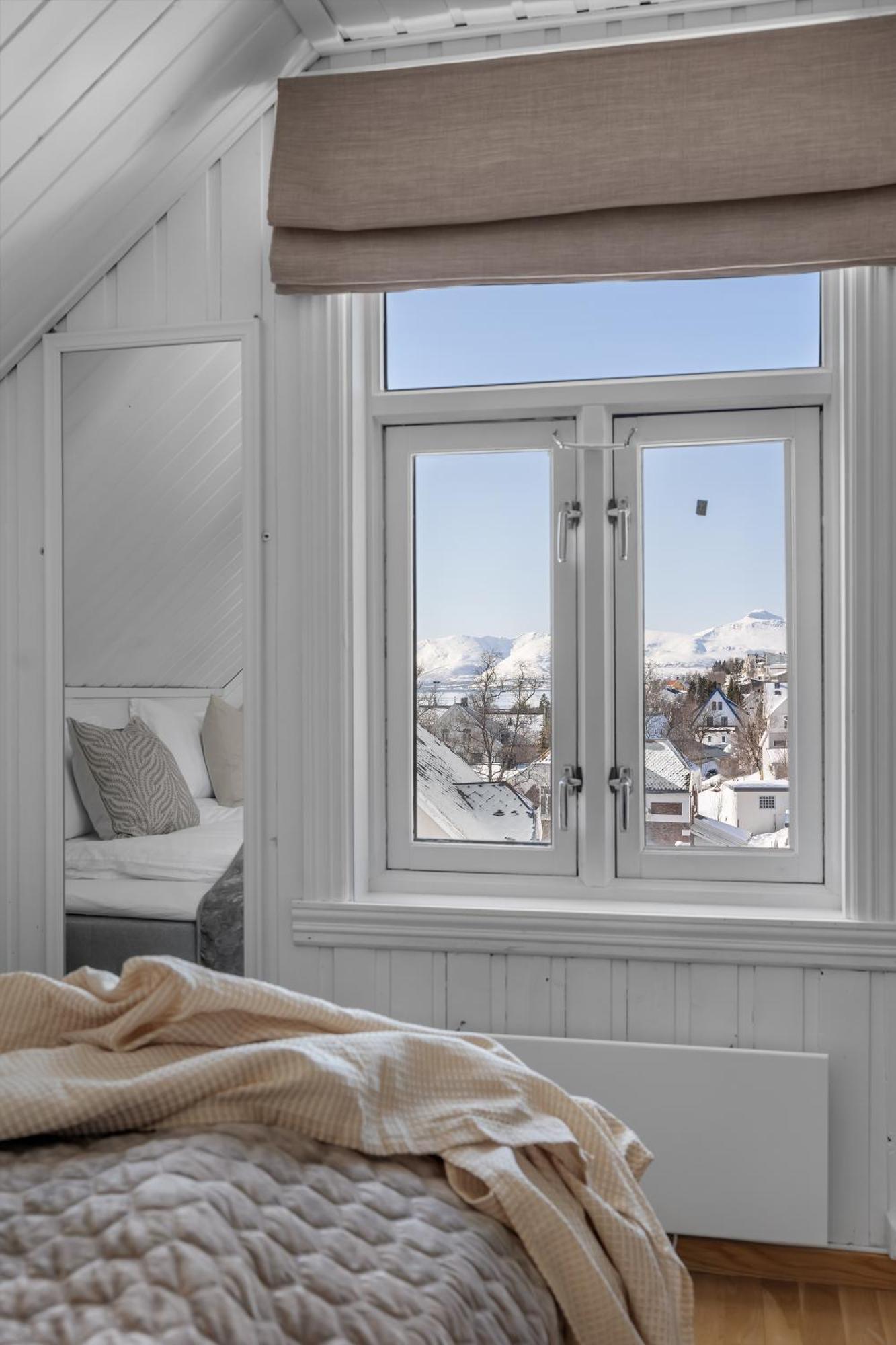 Cozy Central Loft Apartment With Amazing View Тромсё Экстерьер фото