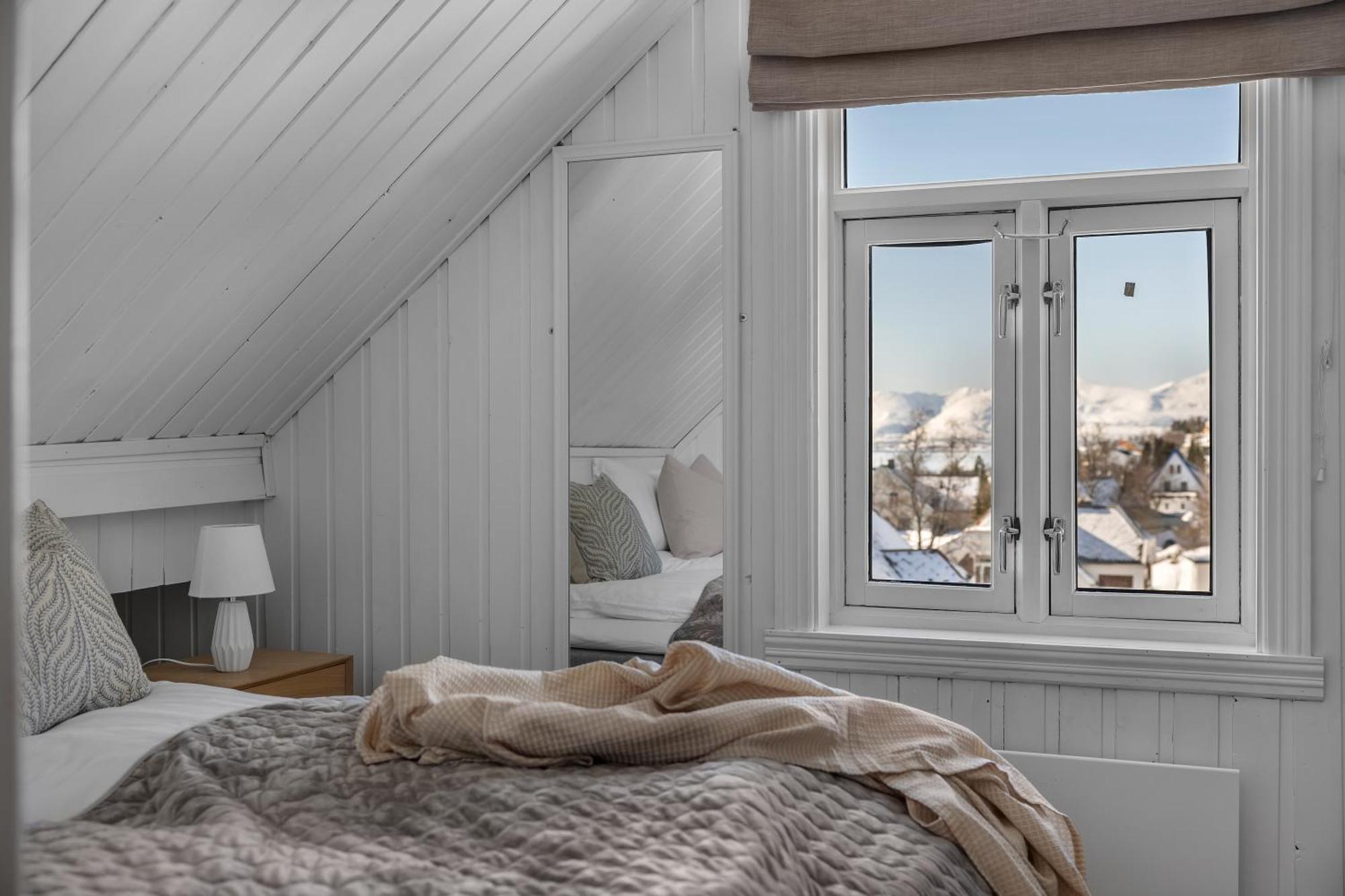 Cozy Central Loft Apartment With Amazing View Тромсё Экстерьер фото