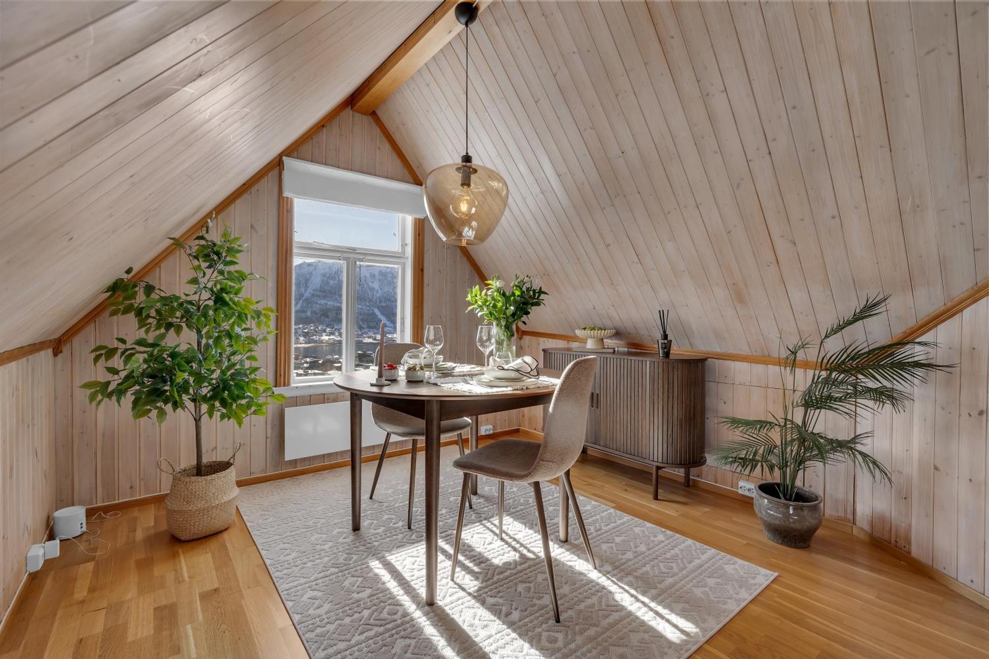Cozy Central Loft Apartment With Amazing View Тромсё Экстерьер фото